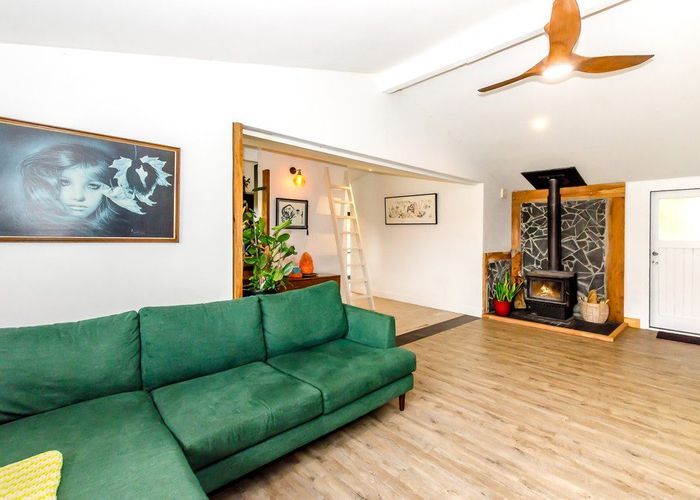  at 577 Waikawa Beach Road, Waikawa Beach, Levin