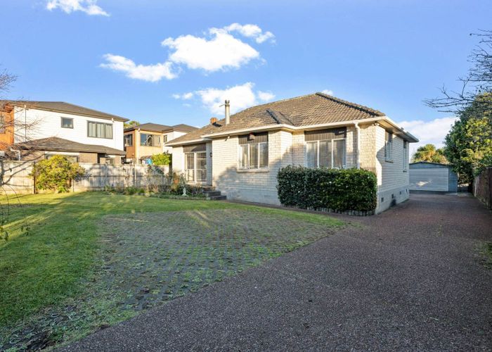  at 15 Weston Avenue, Papatoetoe, Manukau City, Auckland