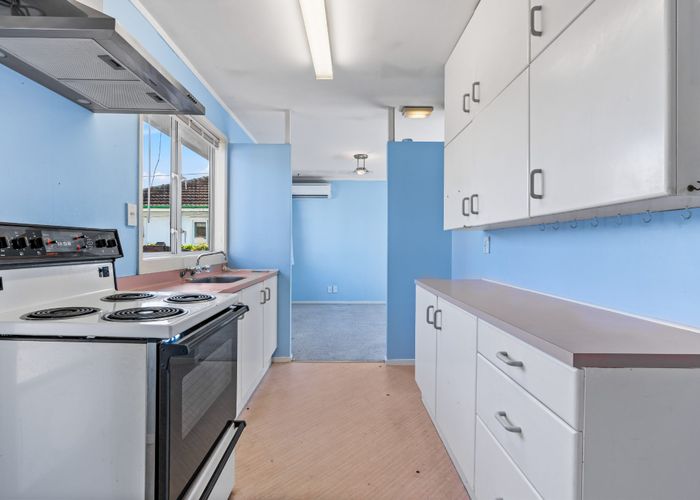  at 1/12 Cresta Avenue, Beach Haven, North Shore City, Auckland