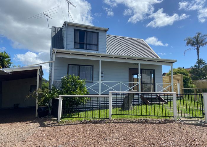  at 76 Marine Parade, Mellons Bay, Auckland