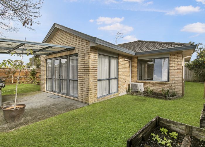  at 76 Sheriff Place, Randwick Park, Auckland