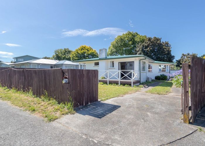  at 4 California Drive, Totara Park, Upper Hutt, Wellington