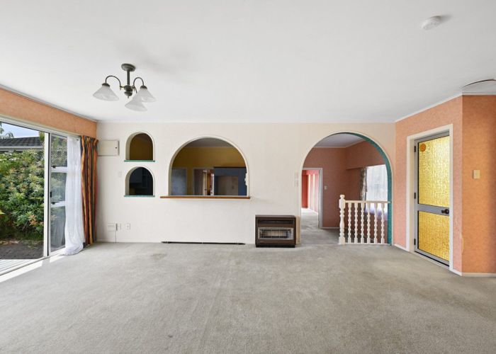  at 10 Glen Lynne Avenue, Queenwood, Hamilton