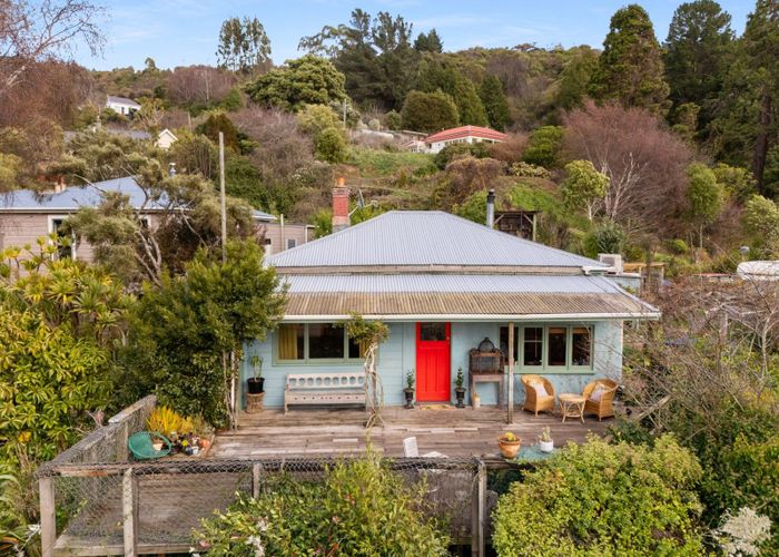  at 2 Coombe Hay Terrace, Careys Bay, Dunedin