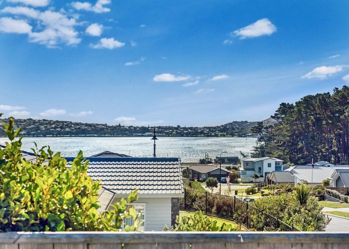  at 16 Ken Douglas Drive, Aotea, Porirua