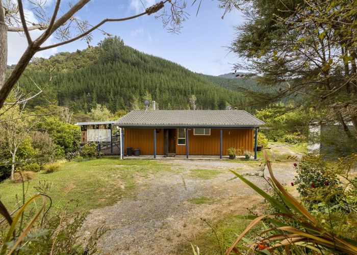  at 920 Wakamarina Road, Wakamarina