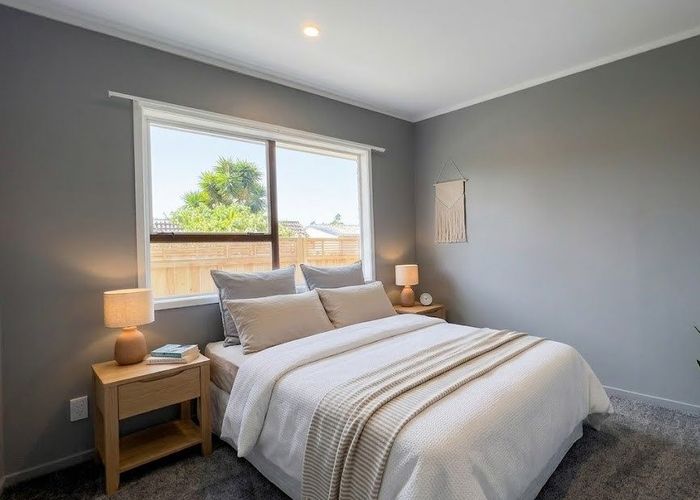  at 2/21 Cleek Road, Mangere East, Manukau City, Auckland