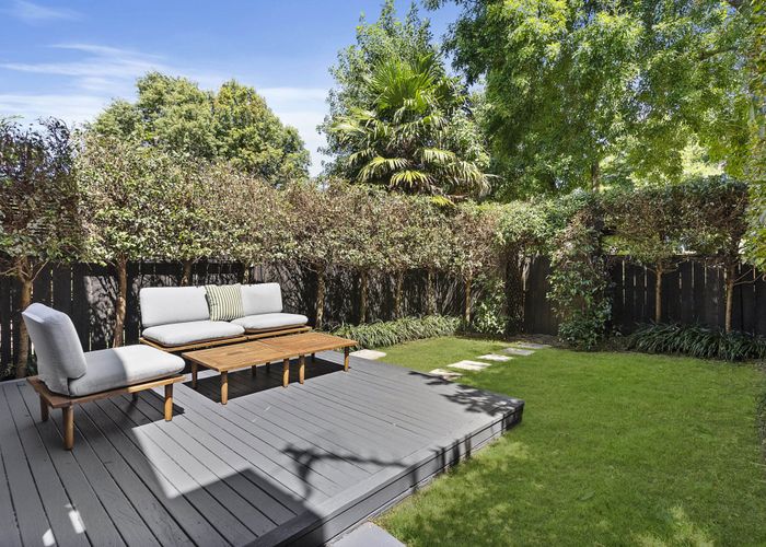  at 5 Wimbledon Way, Remuera, Auckland