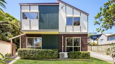  at 40 Glanmire Road, Newlands, Wellington
