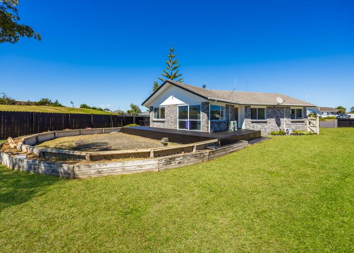  at 15 Advocate Place, Randwick Park, Manukau City, Auckland