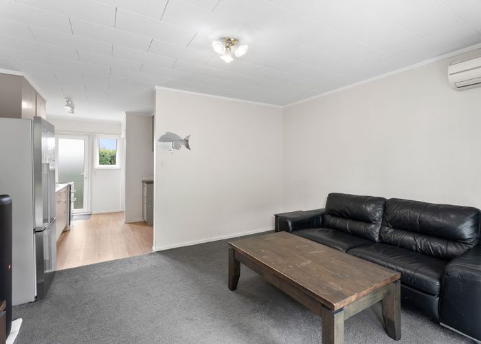  at 2/68A Ridge Road, Howick, Manukau City, Auckland