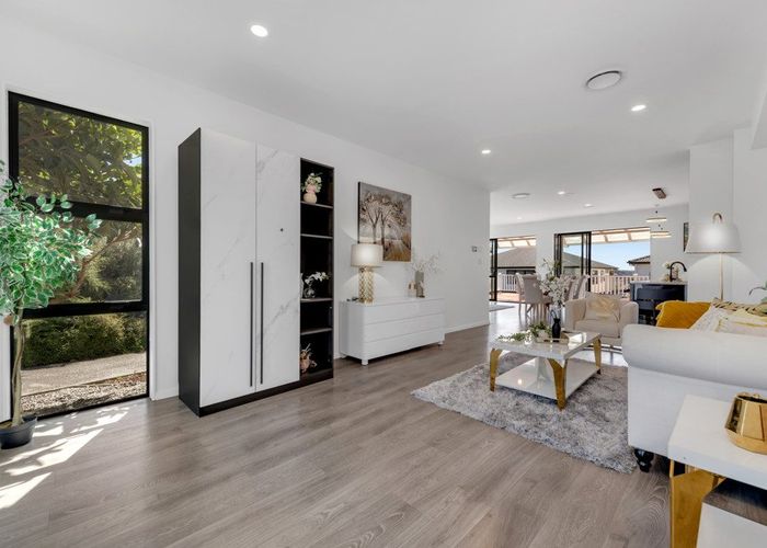  at 10 Ripa Street, Flat Bush, Auckland