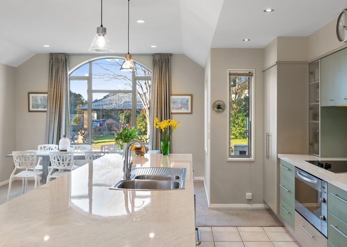  at 4 Dinglebay Place, Casebrook, Christchurch City, Canterbury