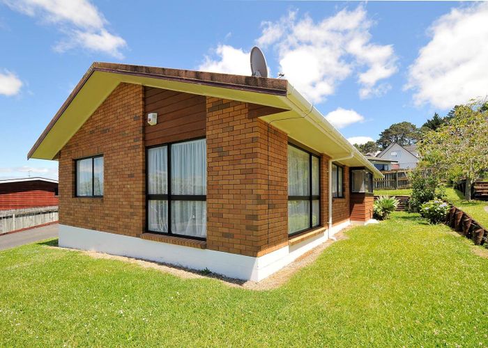  at 10 Ronald Macken Place, Mairangi Bay, North Shore City, Auckland