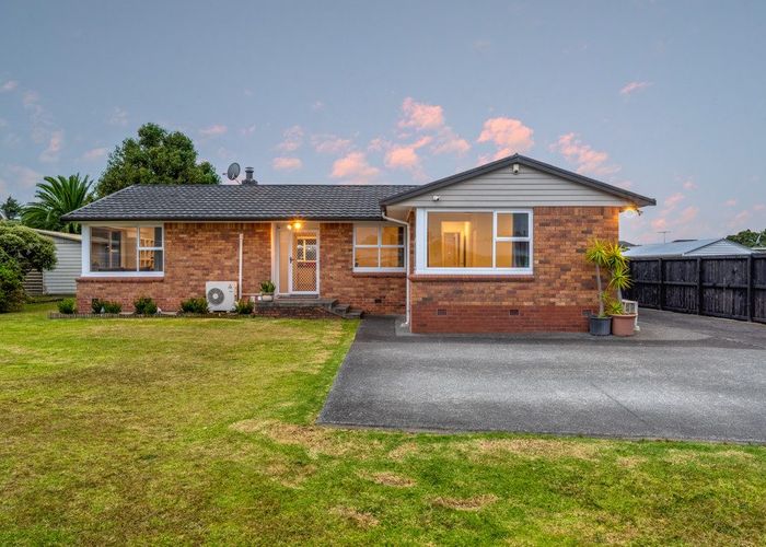  at 14 Holden Place, Manukau, Manukau City, Auckland