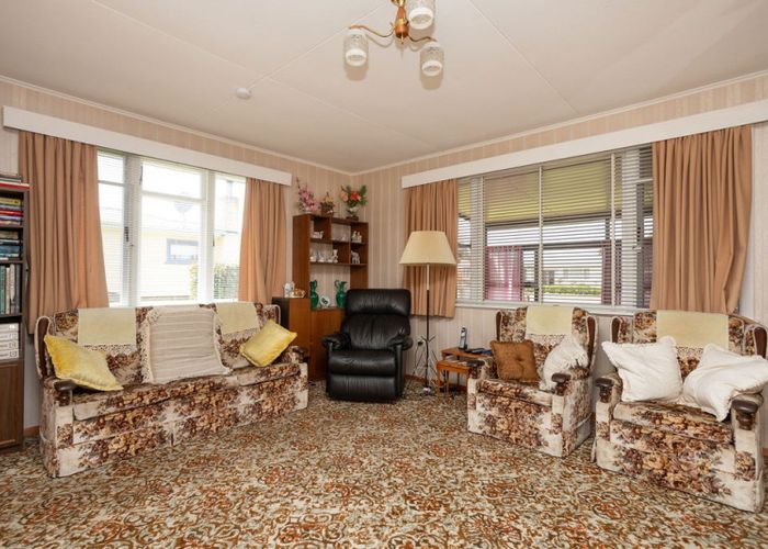 at 82 Gordon Street, Dannevirke