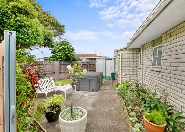  at 1/9 Tukapa Street, Westown, New Plymouth, Taranaki