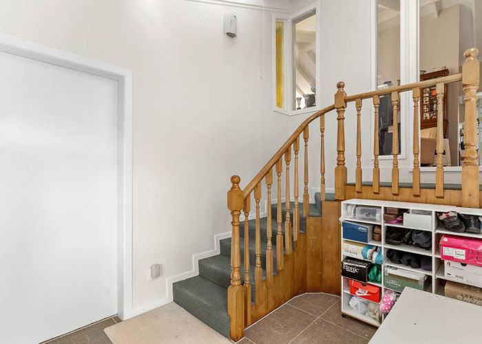  at 24 Ussher Place, Pakuranga Heights, Manukau City, Auckland