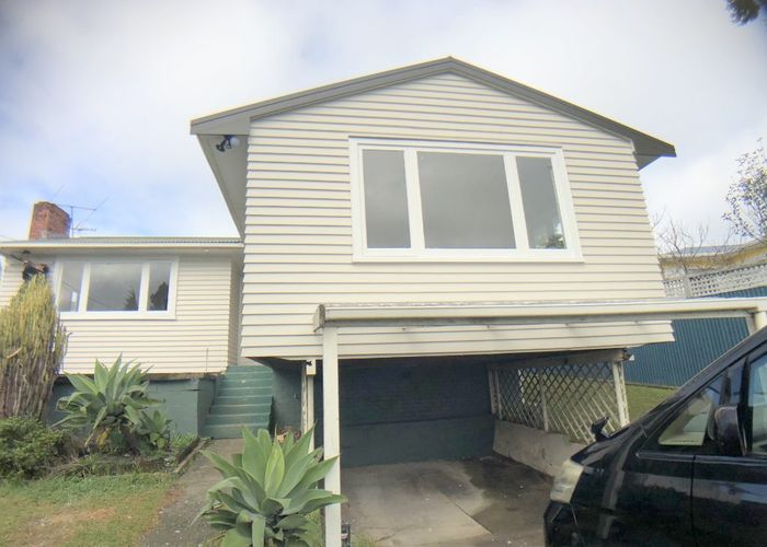  at 8 Binsted Rd, New Lynn, Waitakere City, Auckland