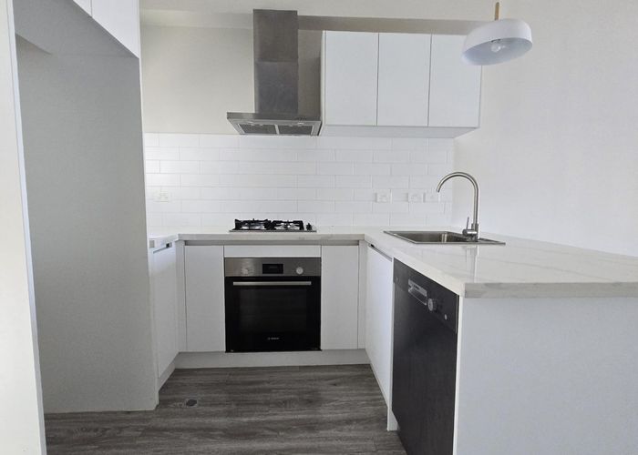  at 2/6 Hepburn Rd, Glendene, Waitakere City, Auckland