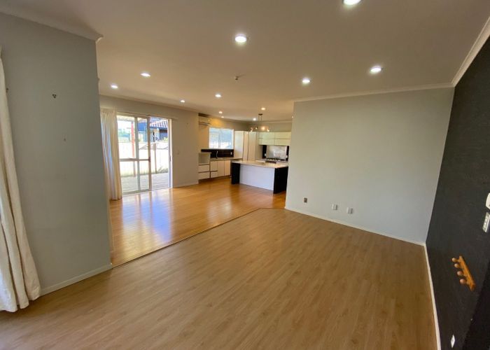  at 33 Stamford Crescent, Flat Bush, Manukau City, Auckland