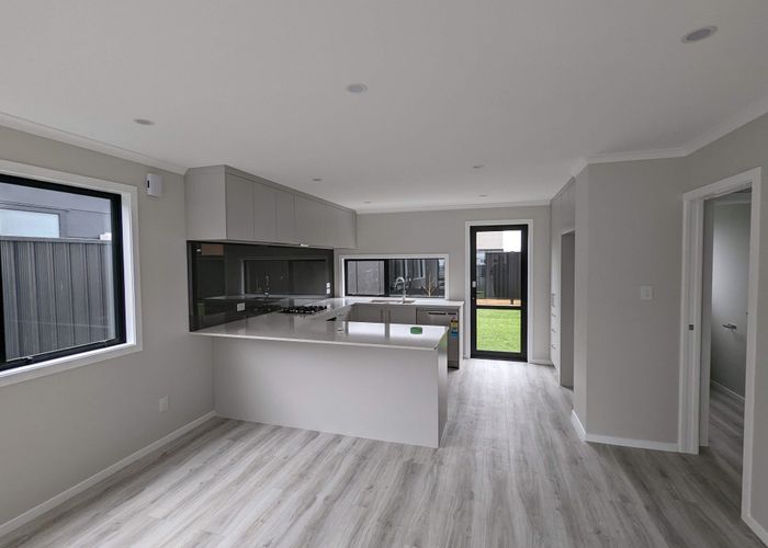  at 15 Castletown, Wallaceville, Upper Hutt, Wellington