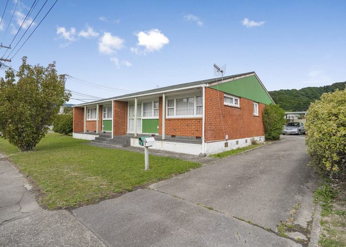  at 2 Reading Street, Wainuiomata, Lower Hutt