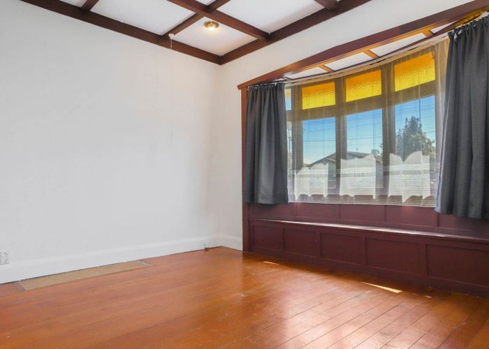  at 32 Winstone Road, Mount Roskill, Auckland City, Auckland