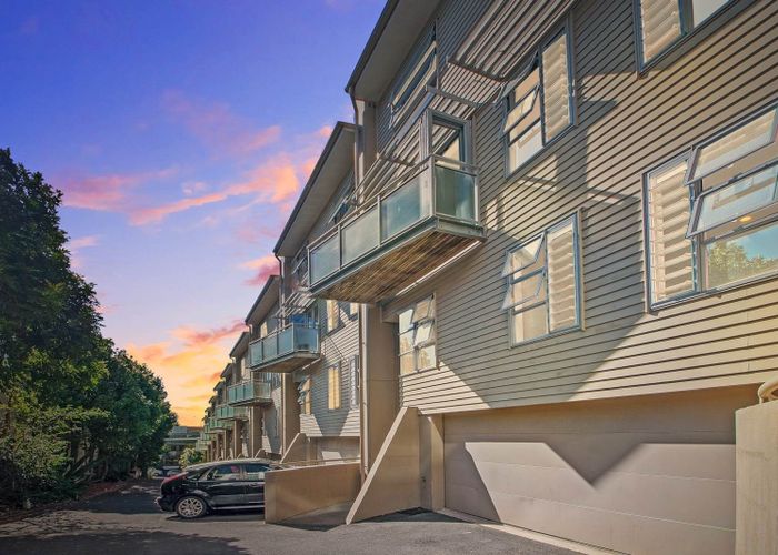  at 9/17 Auburn Street, Grafton, Auckland