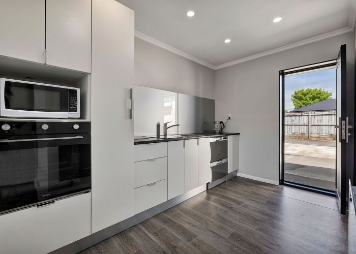  at 1/220 Coronation Avenue, Welbourn, New Plymouth, Taranaki