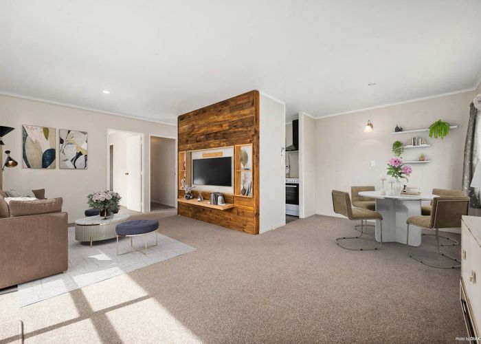  at 2/332 Whangaparaoa Road, Stanmore Bay, Rodney, Auckland