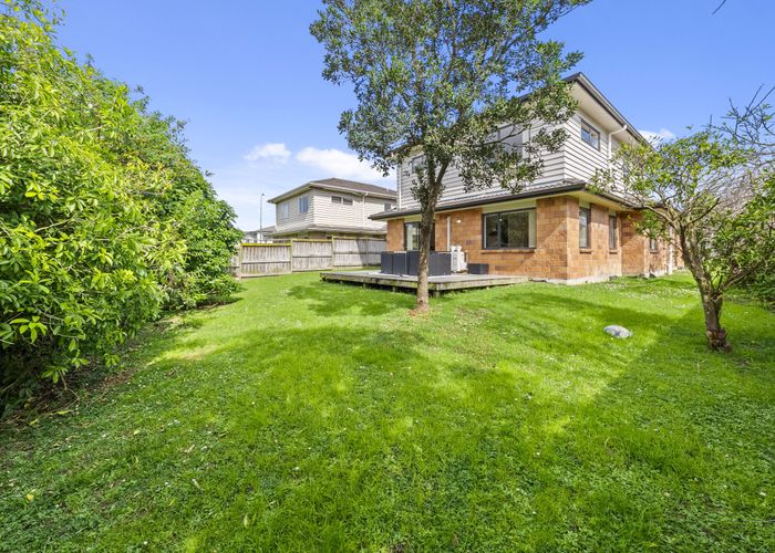  at 33 Riverglade Parkway, Te Atatu South, Waitakere City, Auckland