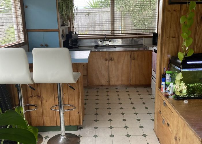 For rent 46c Wharemaku Road, Raumati Beach, Kapiti Coast, Wellington