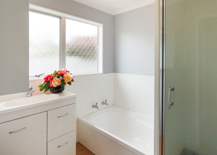  at 33 Rhodes Drive, Kelvin Grove, Palmerston North