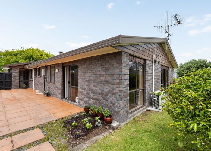  at 21 Bains Avenue, Hamilton East, Hamilton