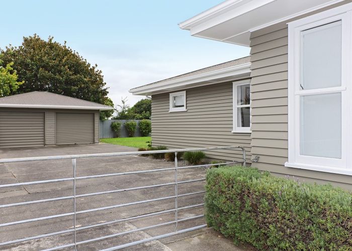  at 44 Clarence Cox Crescent, Pirimai, Napier