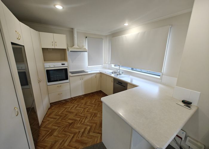  at 16 Archer Court, Hamilton East, Hamilton