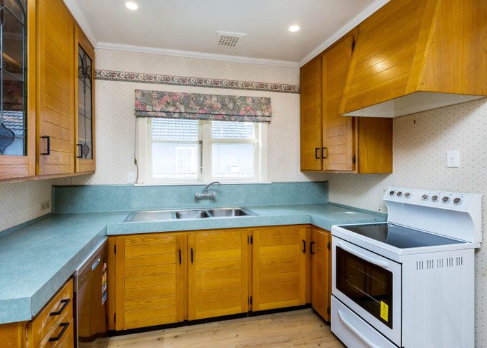  at 15 Oxford Crescent, Ebdentown, Upper Hutt, Wellington