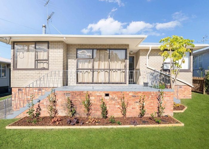  at 7 Cobham Crescent, Kelston, Waitakere City, Auckland