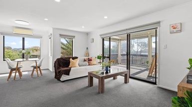  at 2/23 Ruawai Road, Mount Wellington, Auckland