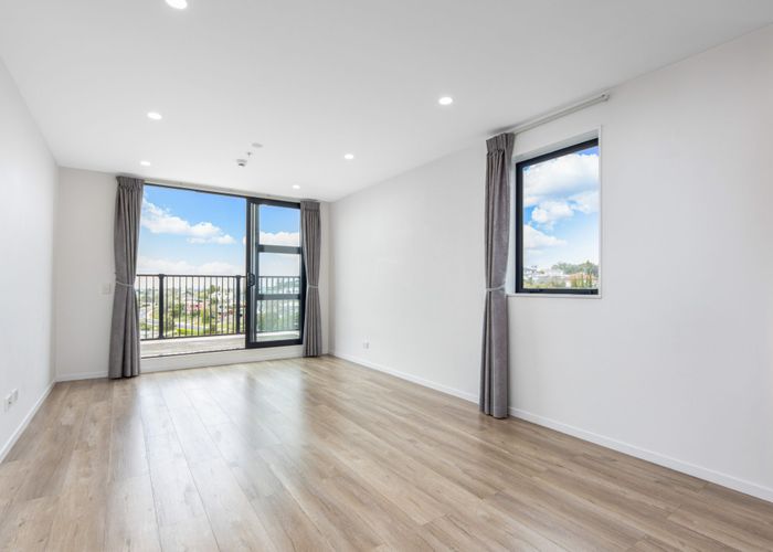  at 302/553C Glenfield Road, Glenfield, North Shore City, Auckland