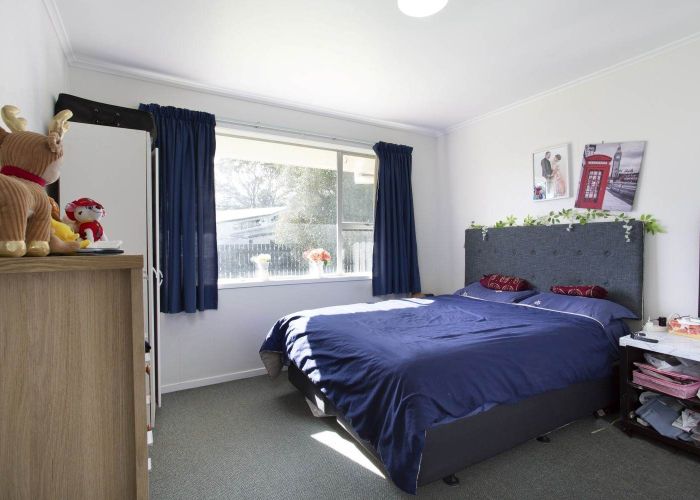  at 2/62 Lincoln Road, Henderson, Waitakere City, Auckland