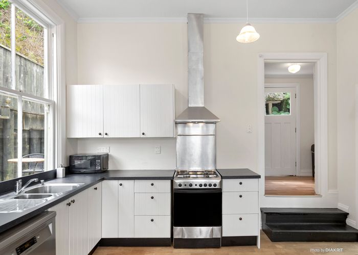  at 10 Essex Street, Aro Valley, Wellington