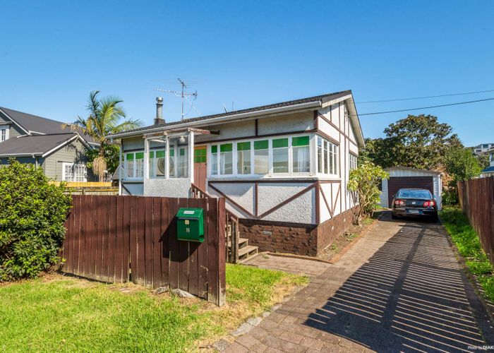  at 14 Sulphur Beach Road, Northcote Point, Auckland
