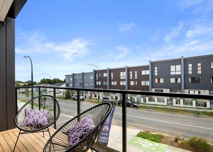  at 19 Papatahi Lane, Flat Bush, Manukau City, Auckland