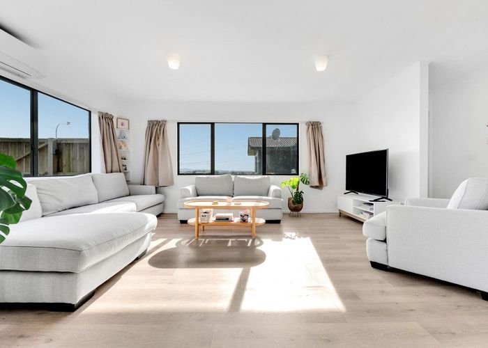  at 25 Aspiring Avenue, Clover Park, Auckland