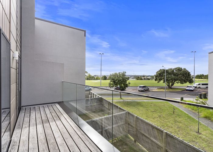  at 25 Meritage Lane, Te Atatu South, Waitakere City, Auckland