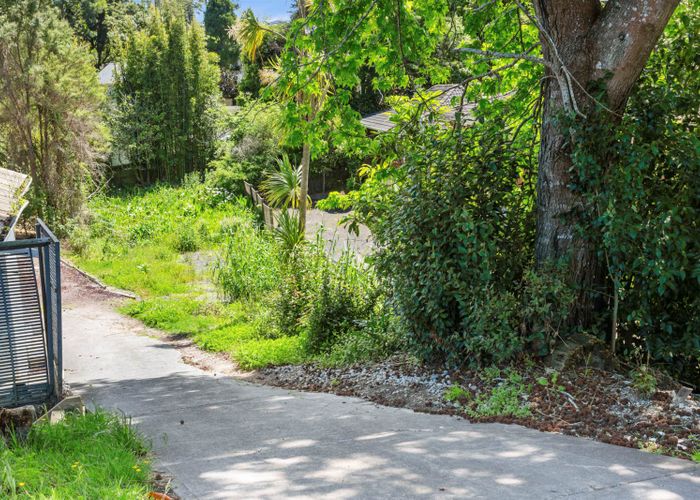  at 2/43 Glamorgan Drive, Torbay, Auckland