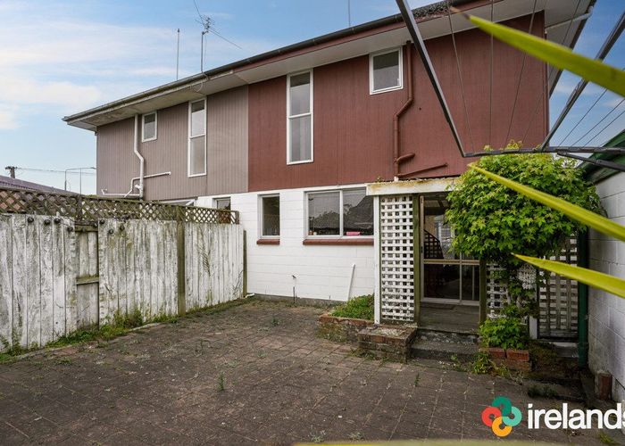  at 2/33 Nairn Street, Spreydon, Christchurch