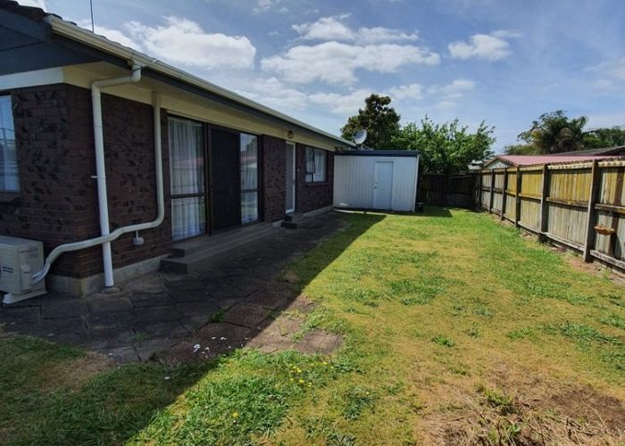  at 2/14 Glengowan Place, Conifer Grove, Papakura, Auckland